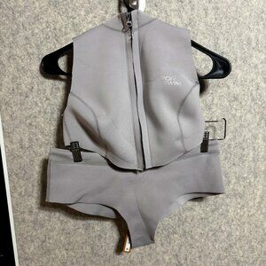 SKIMS Signature Swim Triangle Top + High‑Waist Bottom – Grey, Size M, NWT